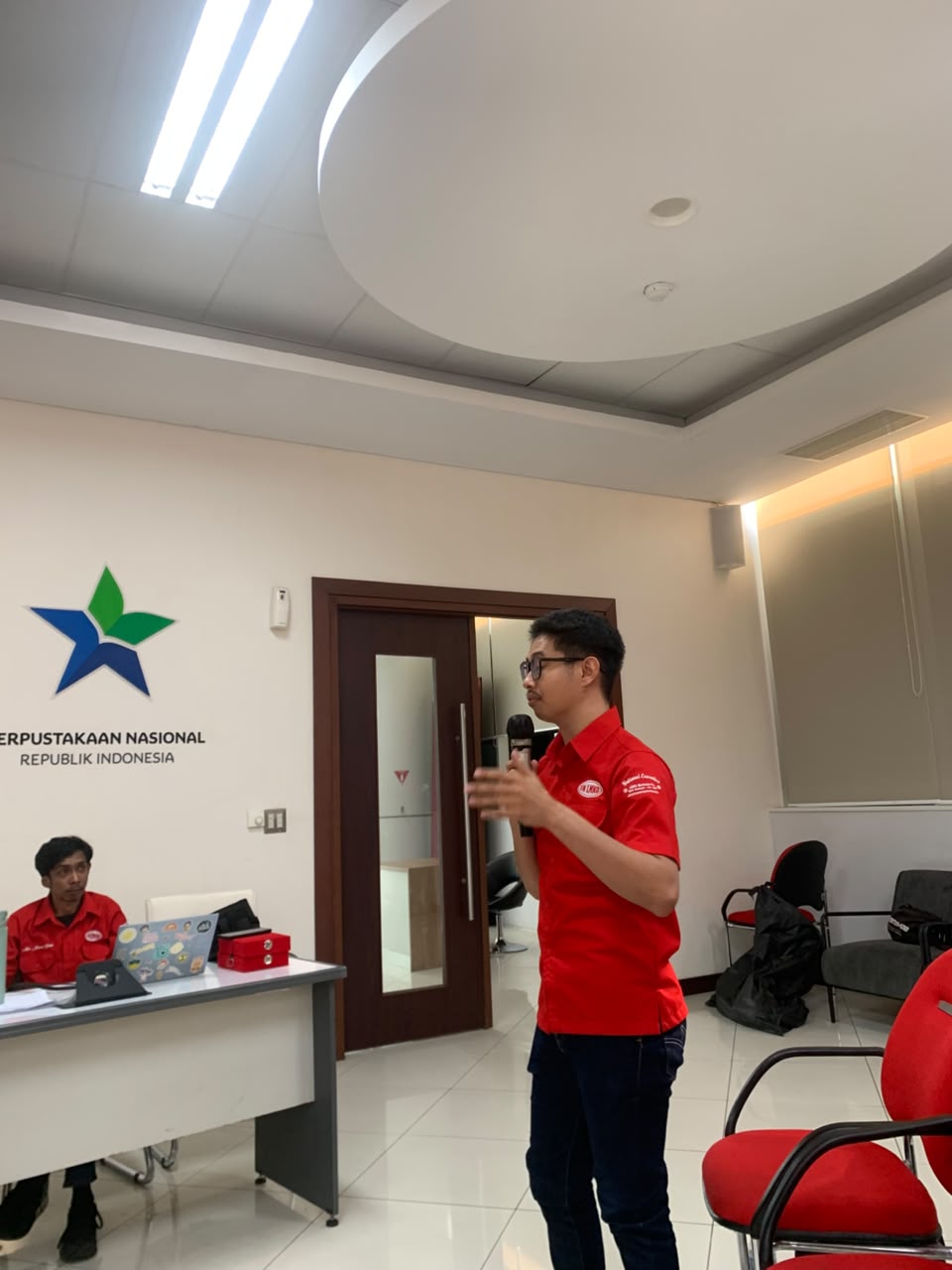 Agenda Diskusi Publik En Lmnd